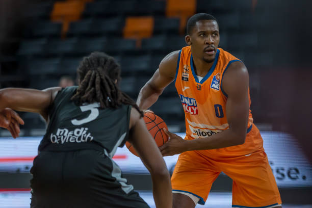 磐石的防守 磐石的防守